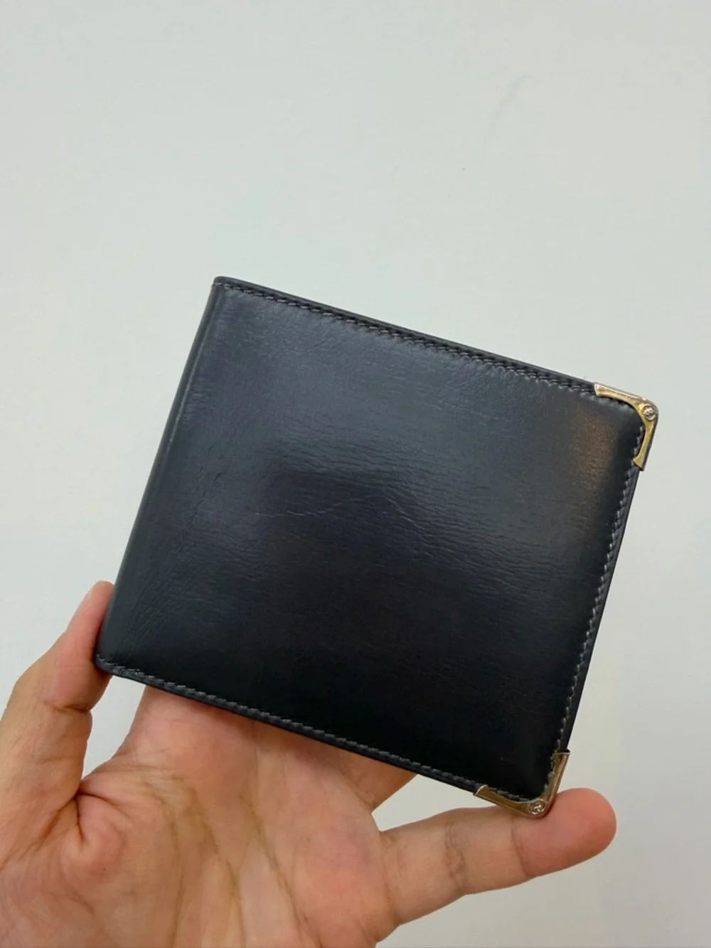 Gucci Classic Men's grey Leather Bifold Wallet with Corner Metal Accents